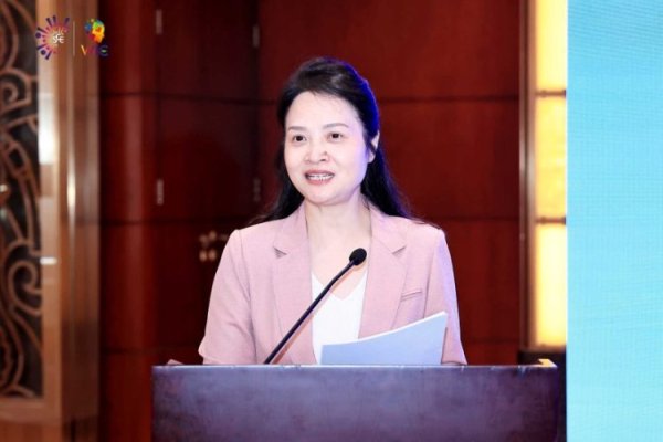 涨8 2025世界智能产业博览会9月重庆启幕 成都推介会广发“英雄帖”