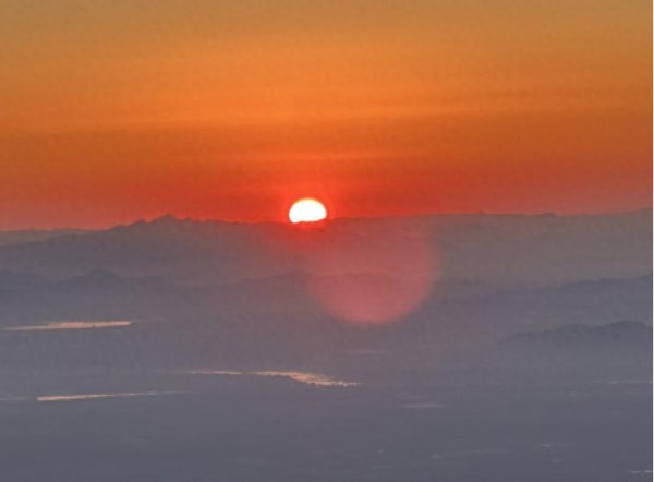 卓信宝 泰山夕照：被时光煮沸的千年温柔